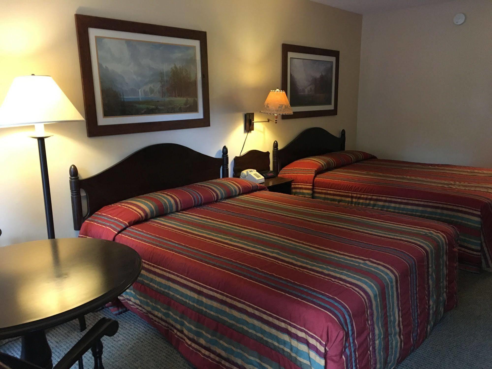 Country Mountain Inn 유레카 스프링스 외부 사진